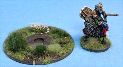 Hairfoot Jouster riding a Turkey mounted on a 25mm base and his 60mm jousting base.