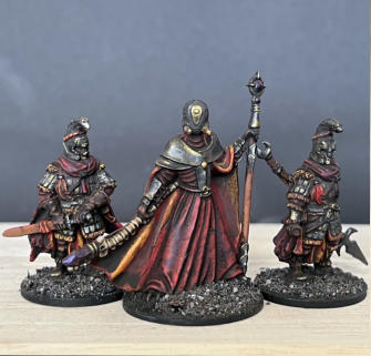 Sarah Dyer. Herald of the Red King & Wraith Knights. Frostgrave. My favourite Frostgrave Wraiths. Very nicely grimdark-ed. The textured, rough finish is expertly balanced, enhancing the overall character of the piece. 