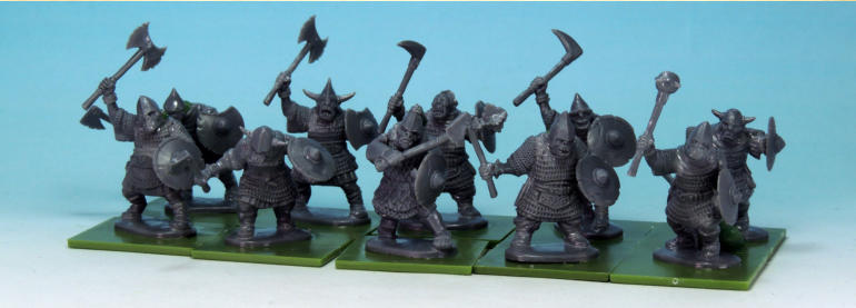 The Dol Guldur Great Orcs have Dwarven bodies – the straight, chainmail bodies of the Dwarf set – with helmeted Goblin heads. The arms were all goblin arms with axes and heavy weapons, plus Goblin shields. 