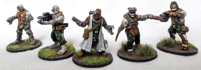 Bronze detailing adds contrast, and the camouflage is crisply applied. The leader conversion is an effective use of a scavengers, with bases kept clean and cohesive. 